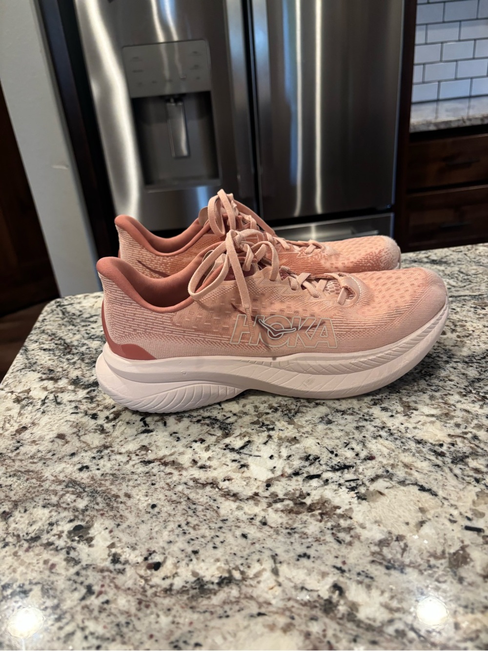 HOKA Mach 6 Women's Pink Running Shoes - Lightweight Cushioned Trainer